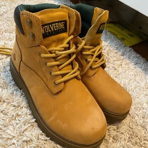 Wolverine working boots. Mens 7.5/Womens 9